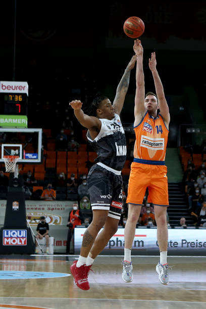 特别是在上 特别是在上