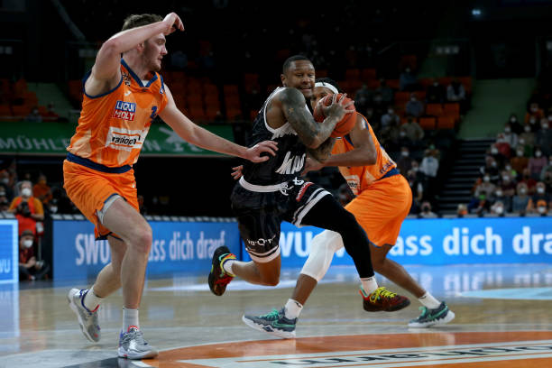 根据奥恩斯 根据奥恩斯