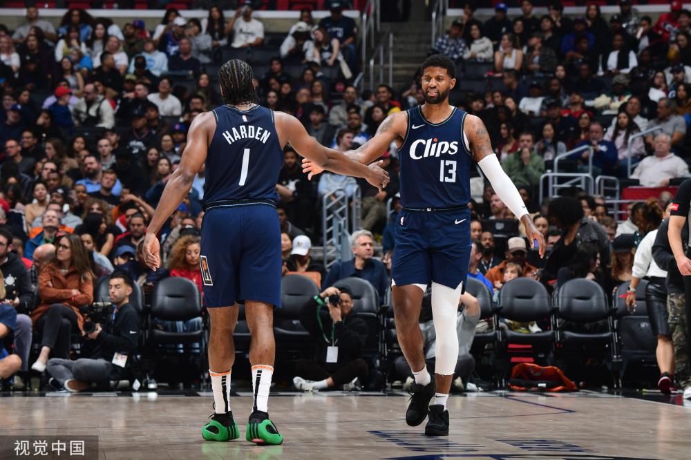 他都表现出 他都表现出