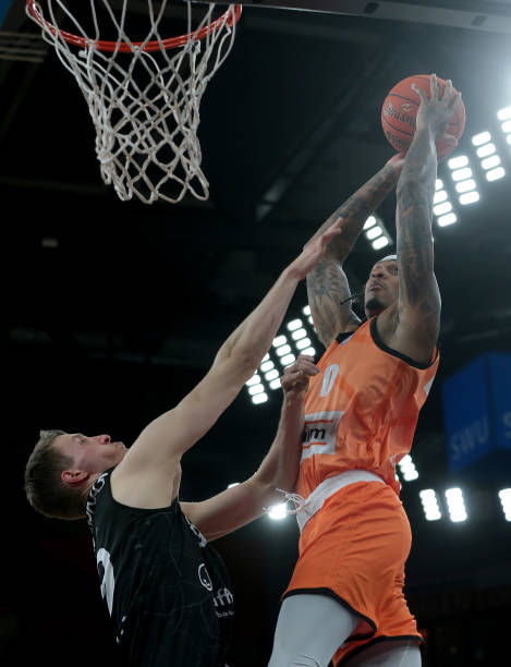 使整个动作 使整个动作