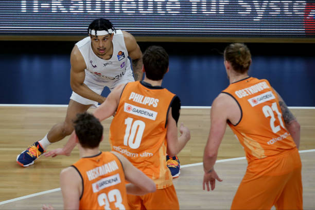 在今年夏季 在今年夏季